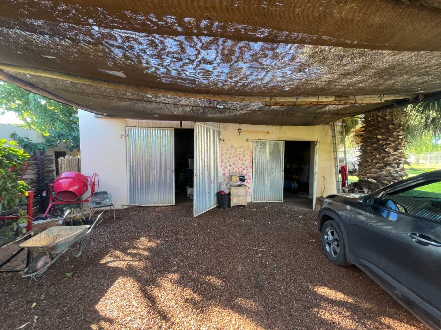 4 Bedroom Property for Sale in Kanoneiland Northern Cape